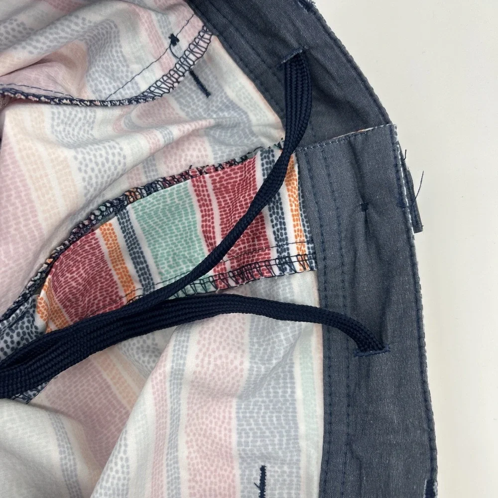 MICROS Shorts Men's 34 Multicolored Stripes Flat Front Lightweight Small Hole